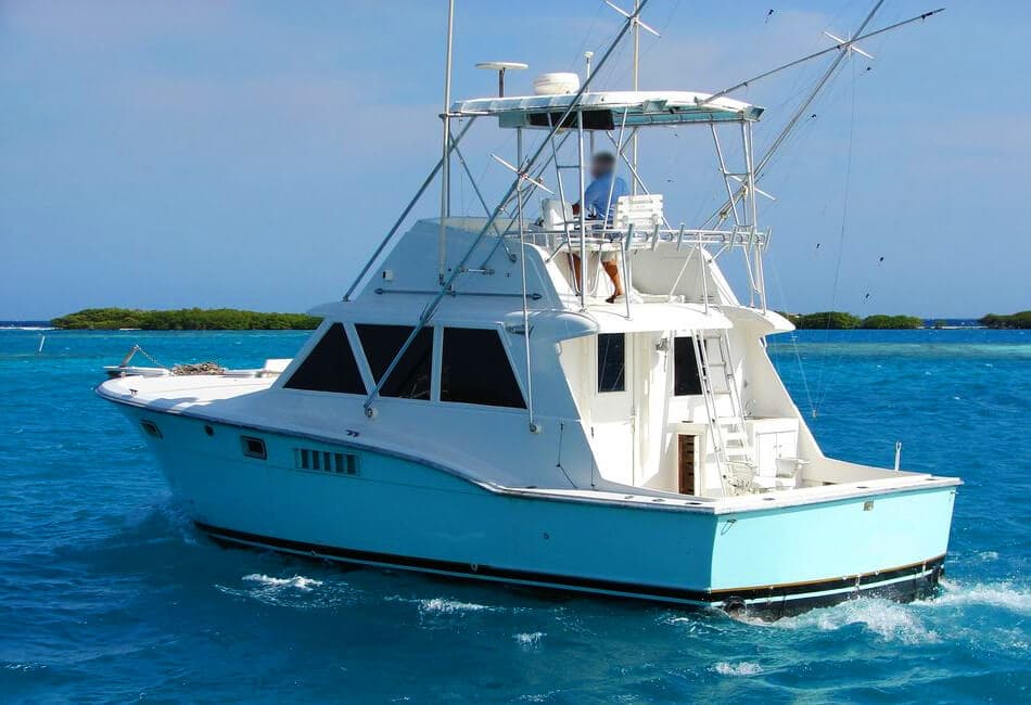 40 Ft Hatteras Sportfishing Dual Cabin Motor Yacht available for charter